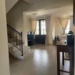 Villa Geshahillpark 32 *