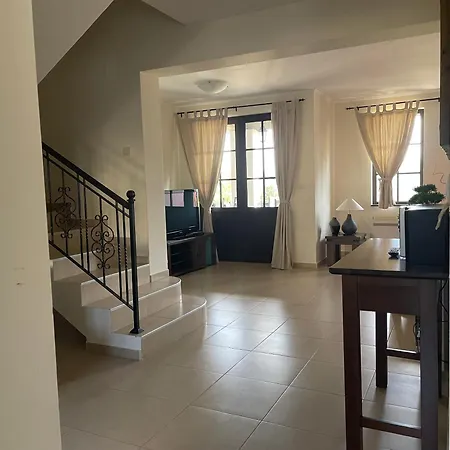 Villa Geshahillpark 32 *