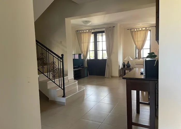 Villa Geshahillpark 32 *