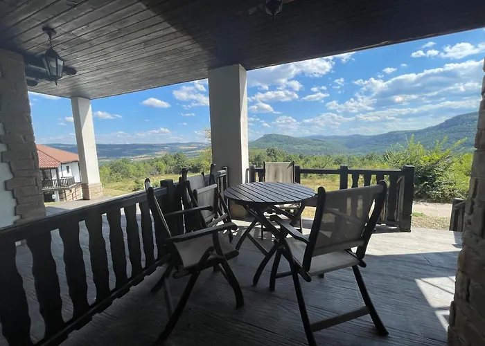 Villa Geshahillpark 32 *